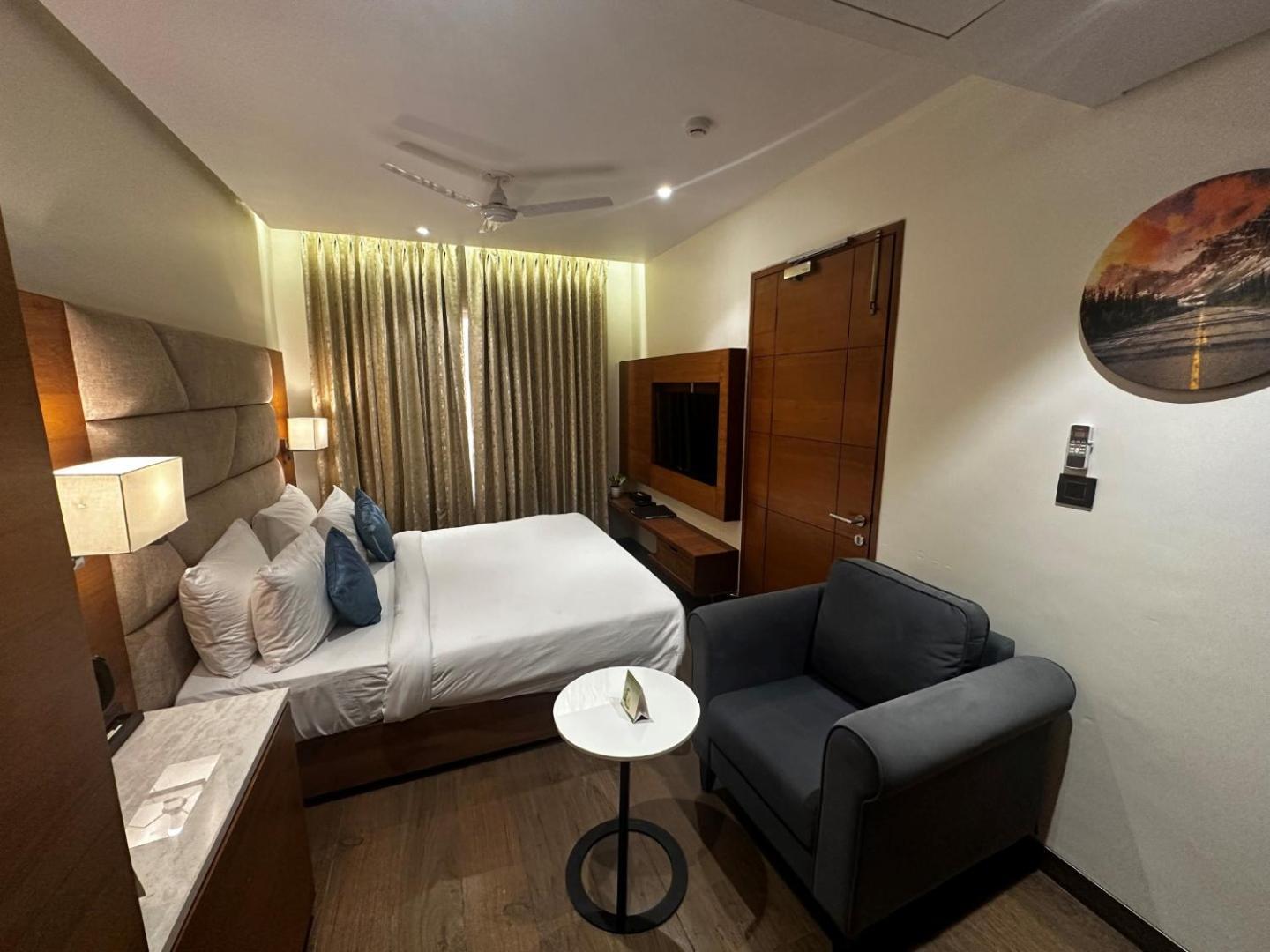 The Glory Suites Near Igi Airport نيودلهي المظهر الخارجي الصورة