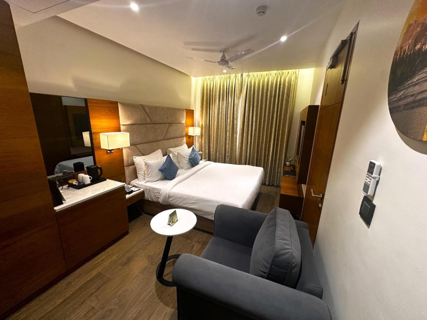 The Glory Suites Near Igi Airport نيودلهي المظهر الخارجي الصورة